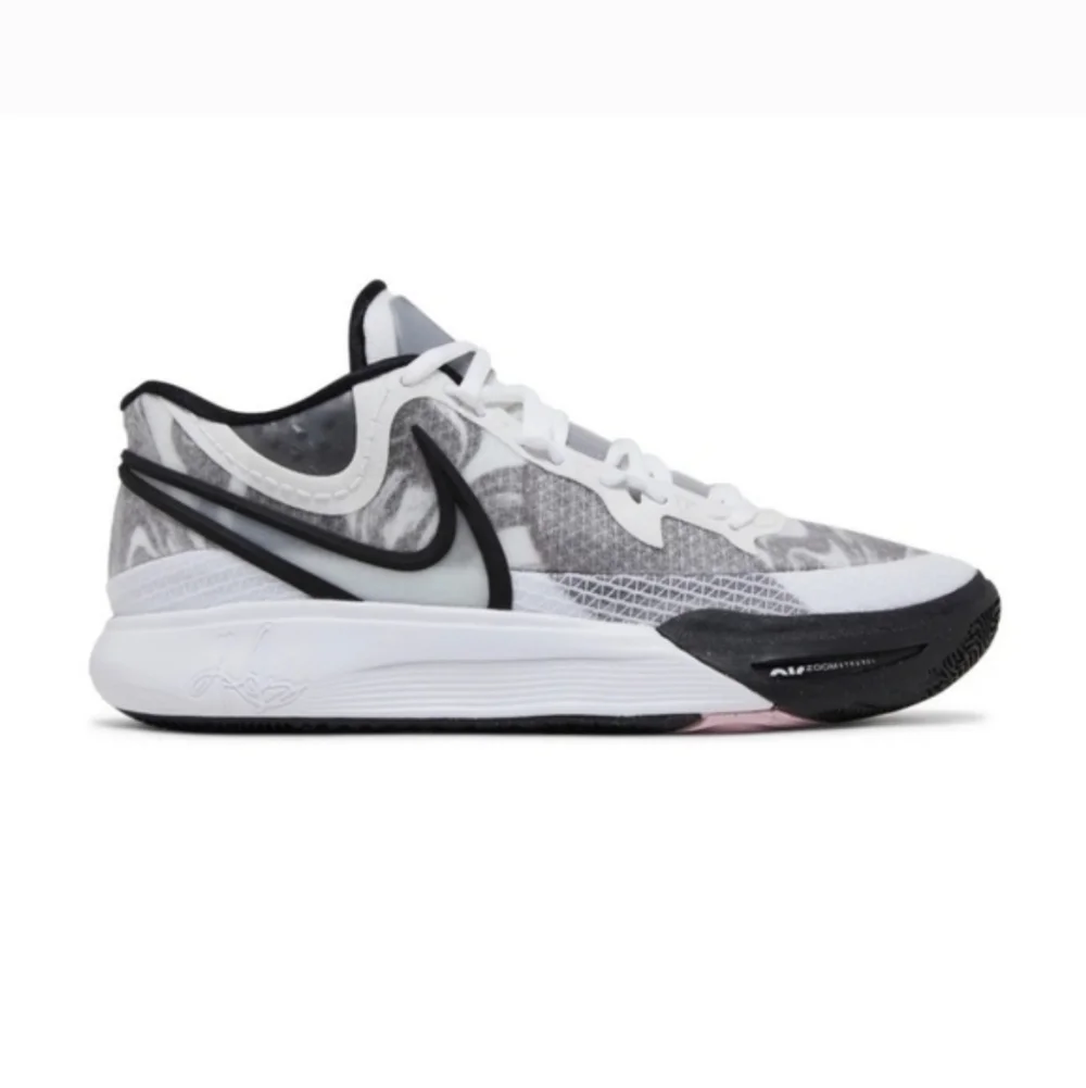 NWT Nike Kyrie 8 GO Kids Sz 5Y White Black DQ8076-101 Low Top Cushioned B-Ball